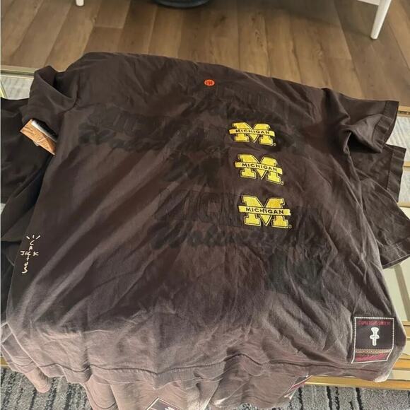 Cactus Jack by Travis Scott x Mitchell & Ness University Of Michigan Tee New - Picture 3 of 6